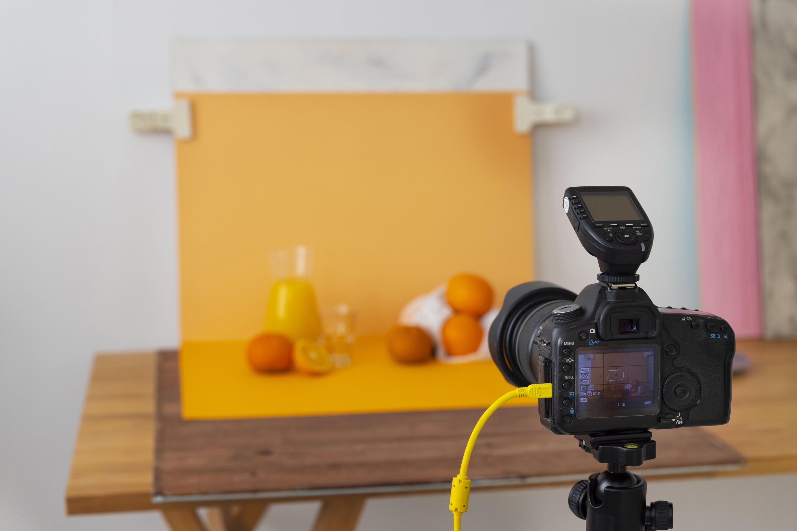 تجهیزات ضروری برای استدیو تولید محتوا (دکور)